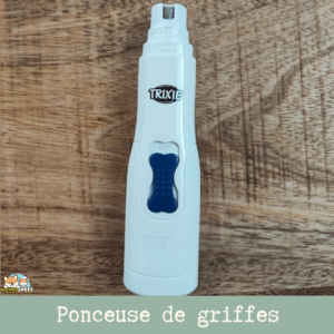 lime-a-griffe-en-utilisation-sur-griffes-de-chien