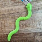 snake-jouet-chien-vert-patee-friandise-occupation