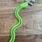 snake-jouet-chien-vert-patee-friandise-occupation