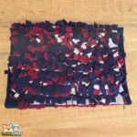 Tapis à renifler Trixie Activity bleu marine et bordeaux pour chien