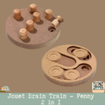 Le jouet Brain Train Penny en bois avec ses deux puzzles interactifs.