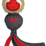 Le jouet Kong® Wubba Rouge Singe, avec ses rubans longs et son corps en tissu résistant.