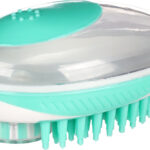 Brosse de massage et de nettoyage pour animaux avec bouton de dosage de shampooing intégré.