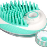 Brosse de massage et de nettoyage pour animaux avec bouton de dosage de shampooing intégré.