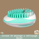 Brosse de massage et de nettoyage pour animaux avec bouton de dosage de shampooing intégré.