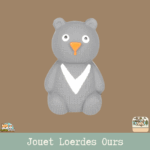 Le jouet Loerdes Ours en latex avec un design d'ours et un couineur intégré pour chien.