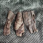 Friandises de foie de bœuf séché en morceaux pour chien, 100% naturel et sans additifs.