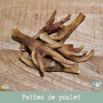 Des pattes de poulet déshydratées et naturelles, idéale pour la mastication et l’hygiène dentaire des chiens, des chiots et des chats.