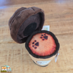 Peluche de fouille P.L.A.Y. Doggo’s Java pour chien, gobelet de café avec couvercle amovible pour cacher des friandises, taille M
