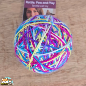 Balle Abir Flamingo multicolore de 8 cm avec bruit de hochet pour chat
