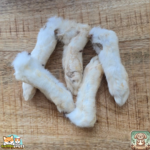 Pattes de lapin avec poils naturelles pour chien – friandise à mâcher