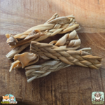 Peau d’agneau tressée séchée naturelle pour chien – friandise à mâcher