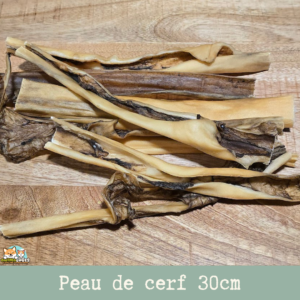 Morceaux de peau de cerf 30cm séchée présentés sur une table.