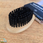 Brosse Flamingo Babu en bambou pour chien et chat à poil court ou long