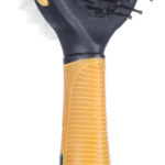 Brosse 3-en-1 Flamingo ocre et noire pour chiot avec brosse douce, picots et peigne à puces amovible
