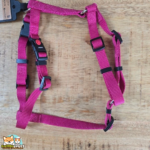 Harnais en H Ziggi Flamingo réglable pour chien, disponible en plusieurs tailles et coloris.