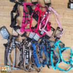 Harnais en H Ziggi Flamingo réglable pour chien, disponible en plusieurs tailles et coloris.