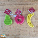 Jouet à garnir Bapee Flamingo pour chien en caoutchouc, en forme de banane jaune, de pomme rouge ou de poire verte.