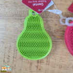 Jouet à garnir Bapee Flamingo pour chien en caoutchouc, en forme de banane jaune, de pomme rouge ou de poire verte.